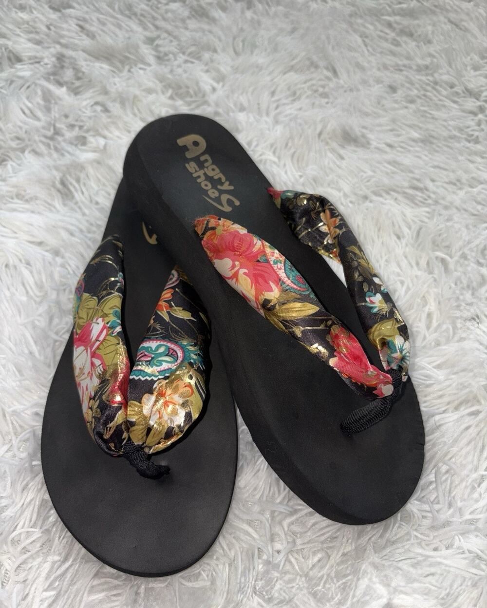 Angry Shoes Women’s 8/9 Soft, Fun Design Flip Flops. Cute, Grt. Shape